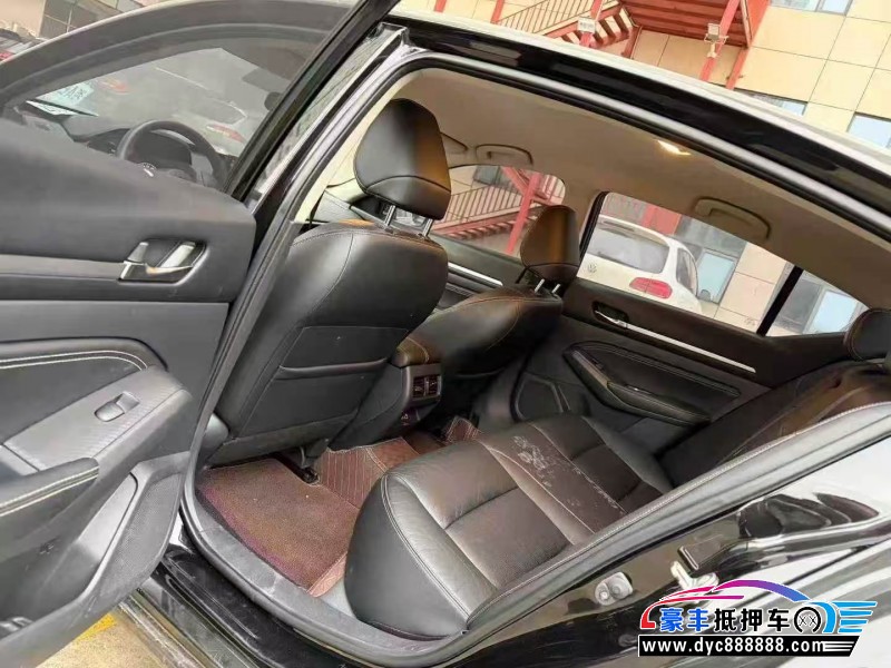 22年日产天籁轿车抵押车出售