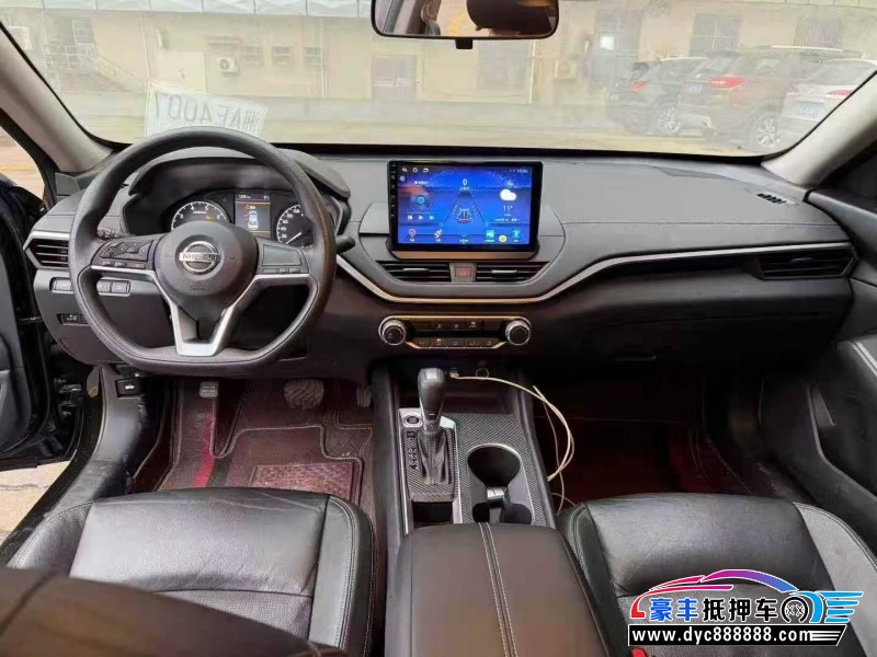 22年日产天籁轿车抵押车出售