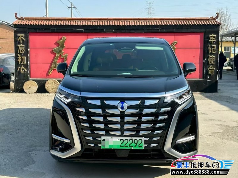 抵押车出售25年腾势D9轿车