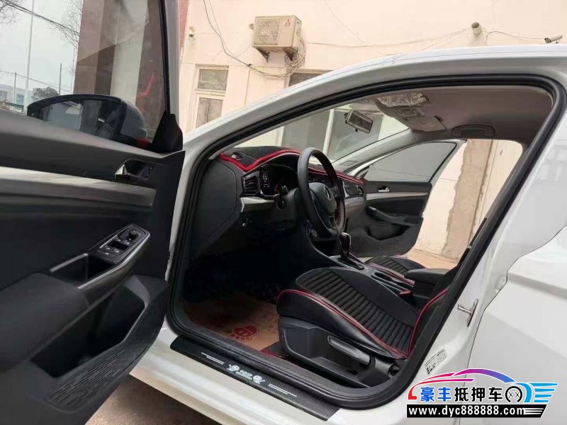 22年大众宝来轿车抵押车出售