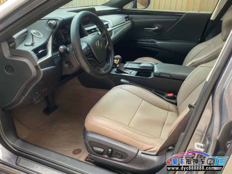 19年雷克萨斯ES轿车抵押车出售