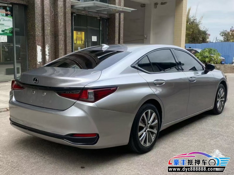 19年雷克萨斯ES轿车抵押车出售