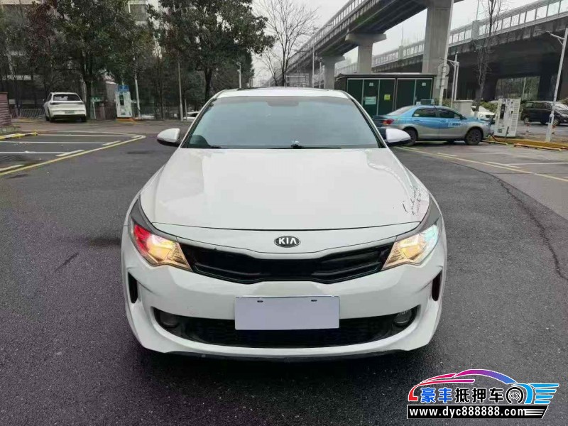 抵押车出售17年起亚K5轿车