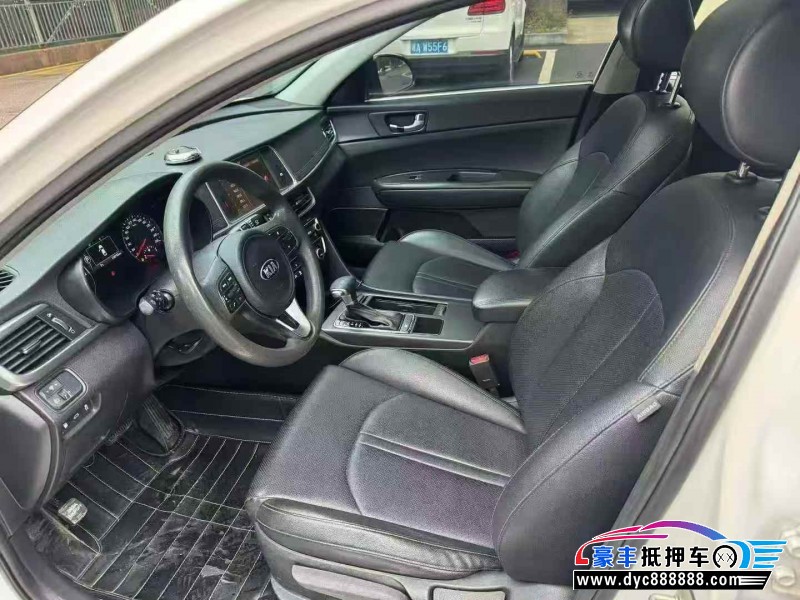 17年起亚K5轿车抵押车出售