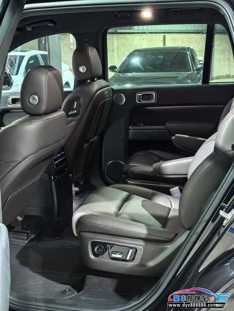 23年理想L9轿车抵押车出售