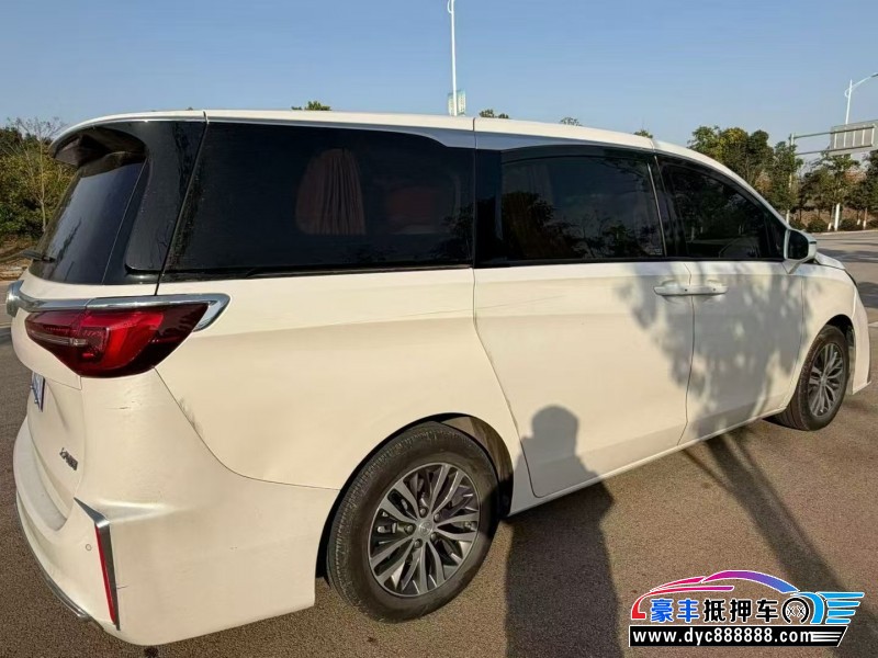 22年别克GL8轿车抵押车出售