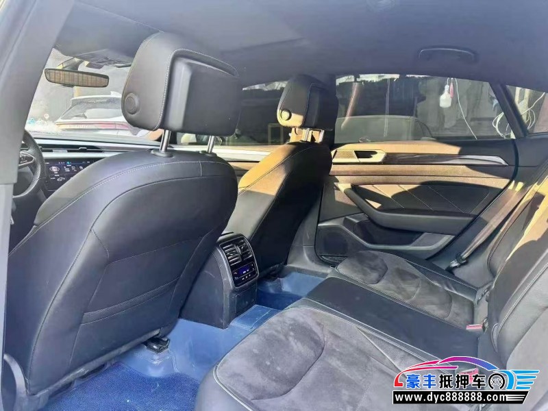 25年大众CC轿车抵押车出售