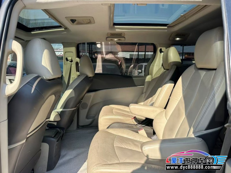 13年别克GL8轿车抵押车出售