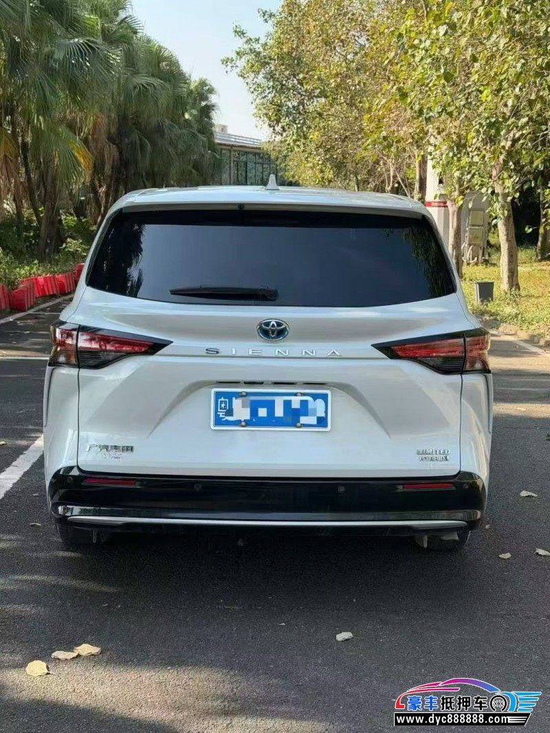 22年丰田塞纳轿车抵押车出售