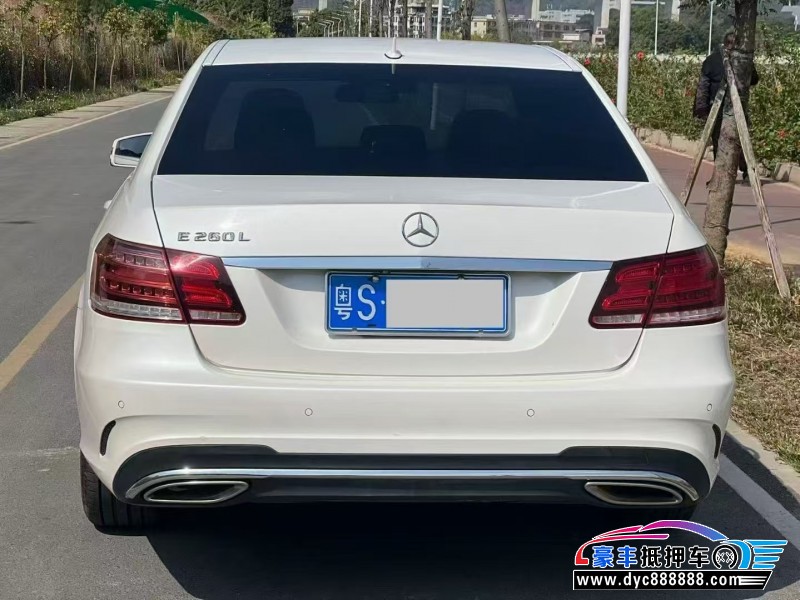 14年奔驰E轿车抵押车出售