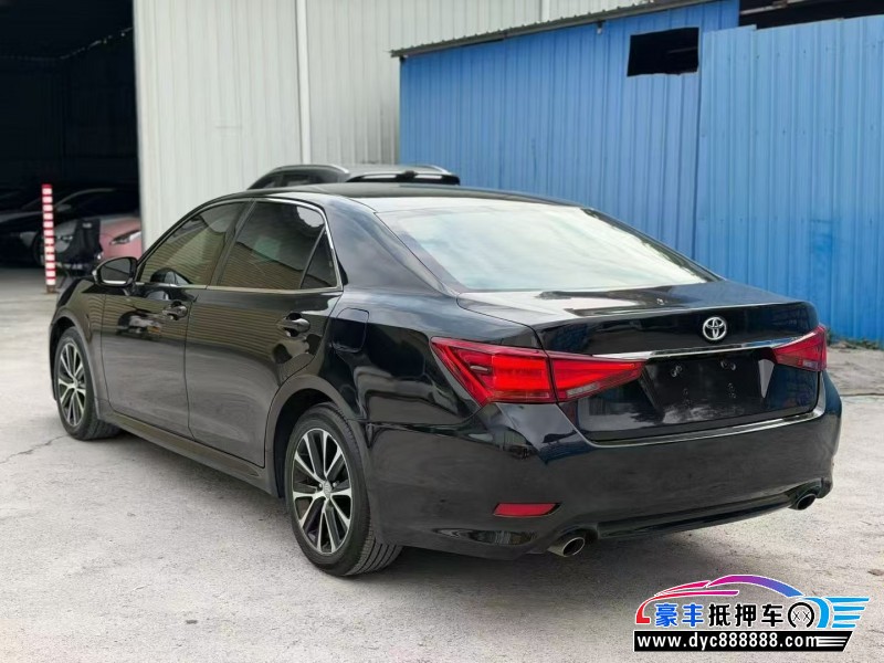 18年丰田皇冠轿车抵押车出售