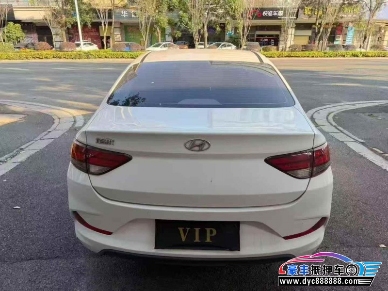 19年现代悦动轿车抵押车出售