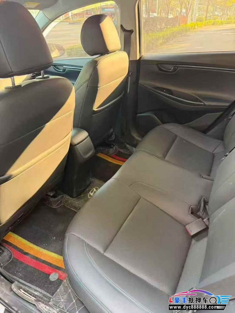 19年现代悦动轿车抵押车出售