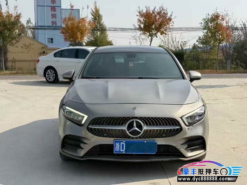 20年奔驰A轿车抵押车出售