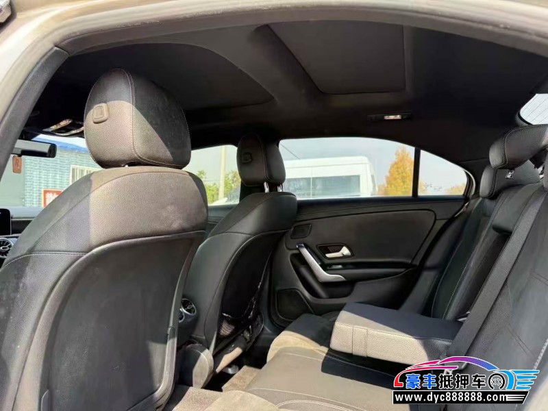 20年奔驰A轿车抵押车出售