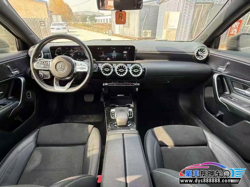 20年奔驰A轿车抵押车出售