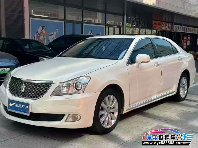 12年丰田皇冠轿车抵押车出售