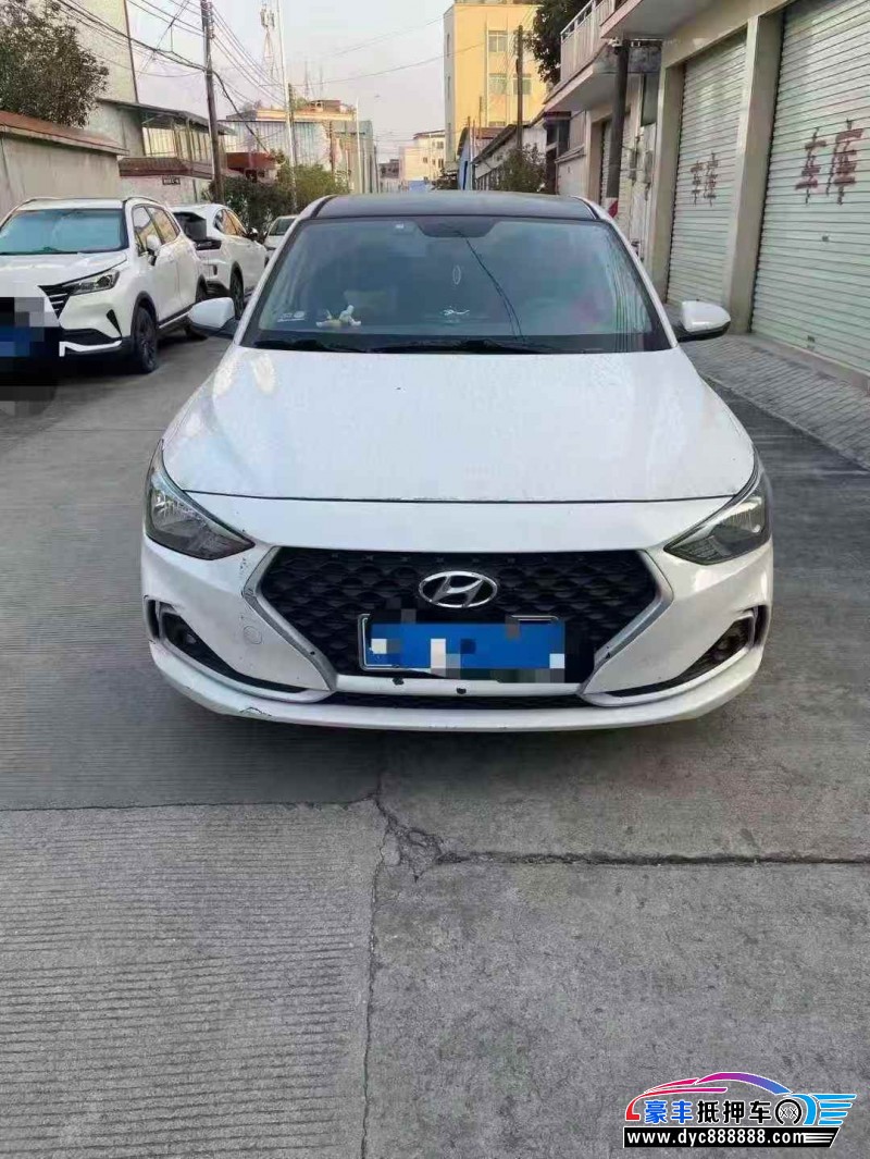 抵押车出售19年现代悦动轿车