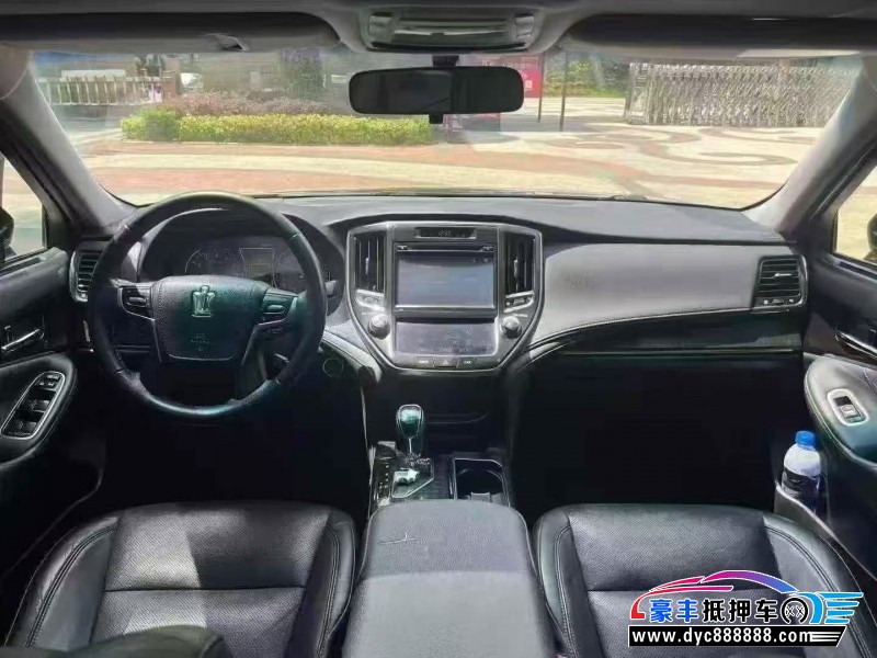 18年丰田皇冠轿车抵押车出售