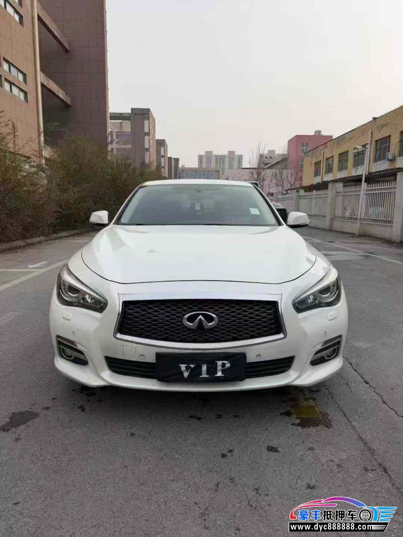 抵押车出售15年英菲尼迪Q50L轿车