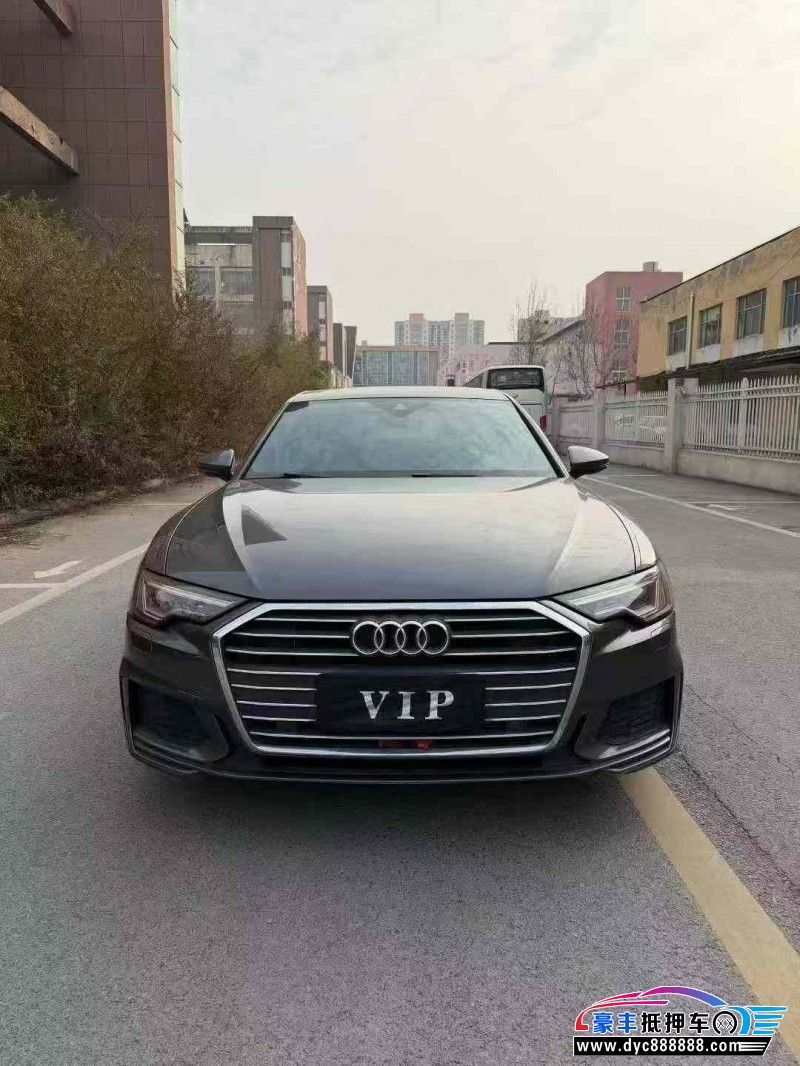 抵押车出售19年奥迪A6L轿车