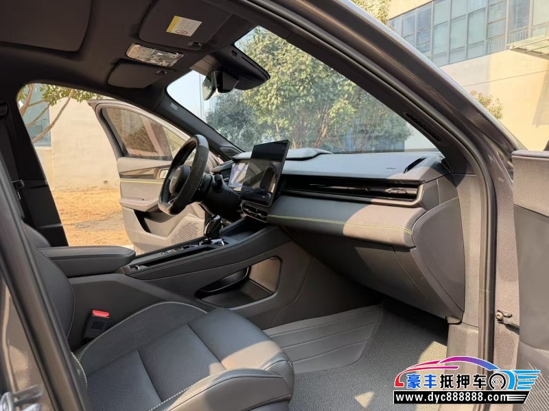 25年领克03轿车抵押车出售