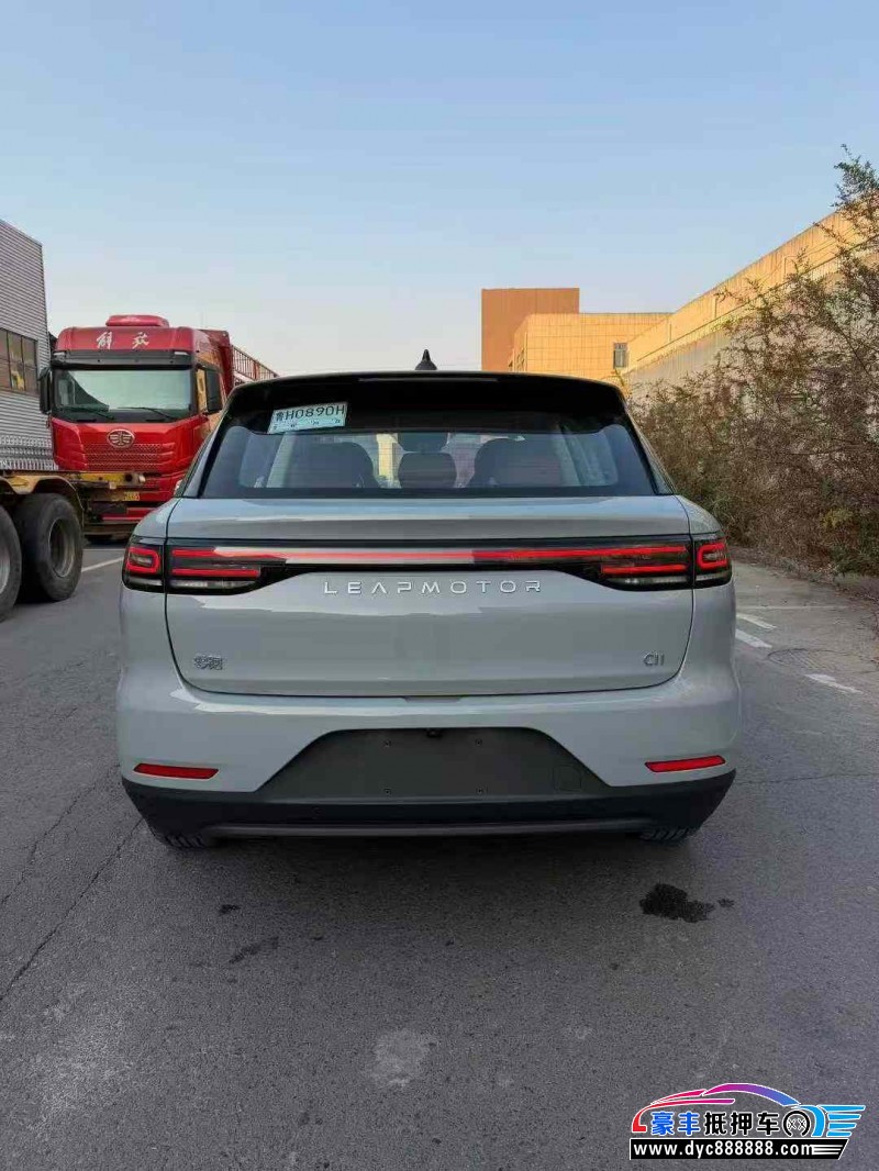 25年零跑C11轿车抵押车出售