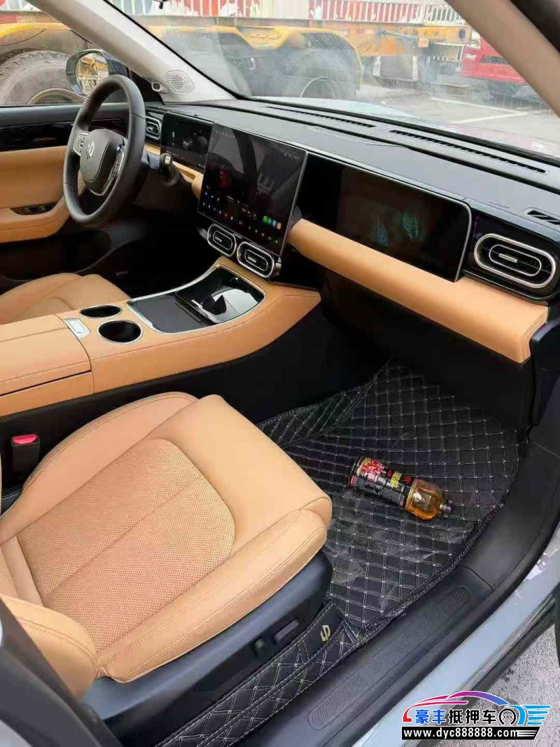 25年零跑C11轿车抵押车出售