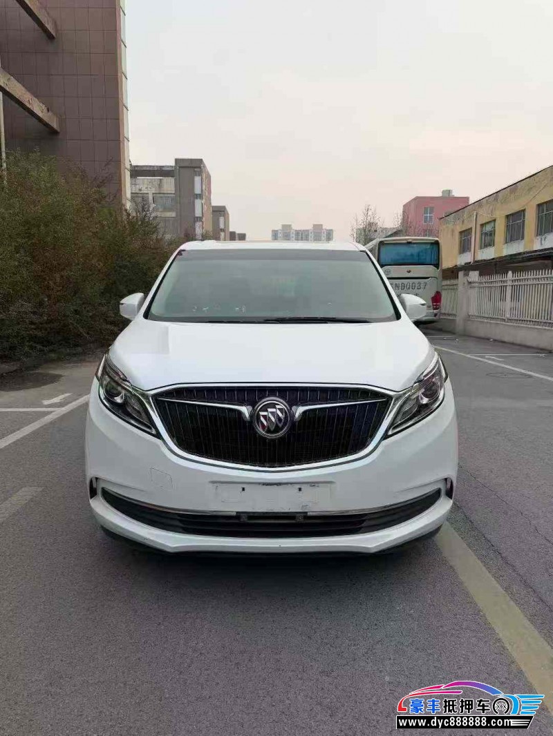 抵押车出售19年别克GL8轿车