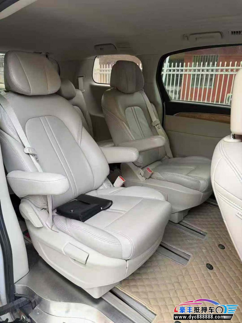 19年别克GL8轿车抵押车出售