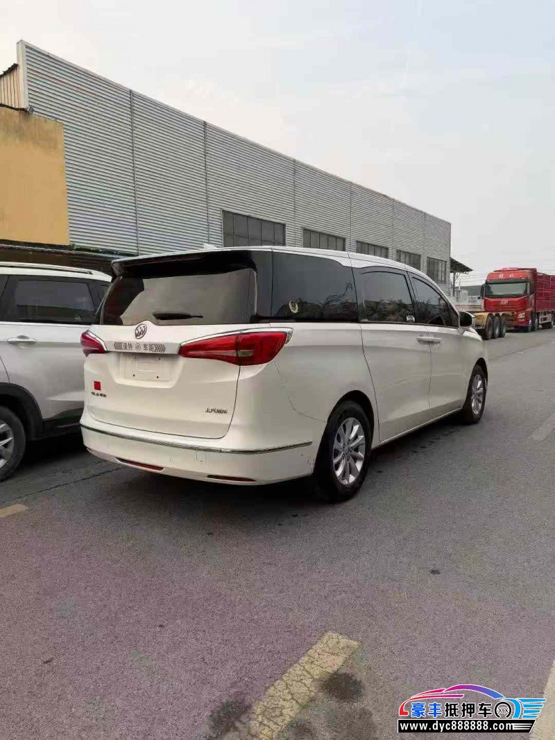 19年别克GL8轿车抵押车出售