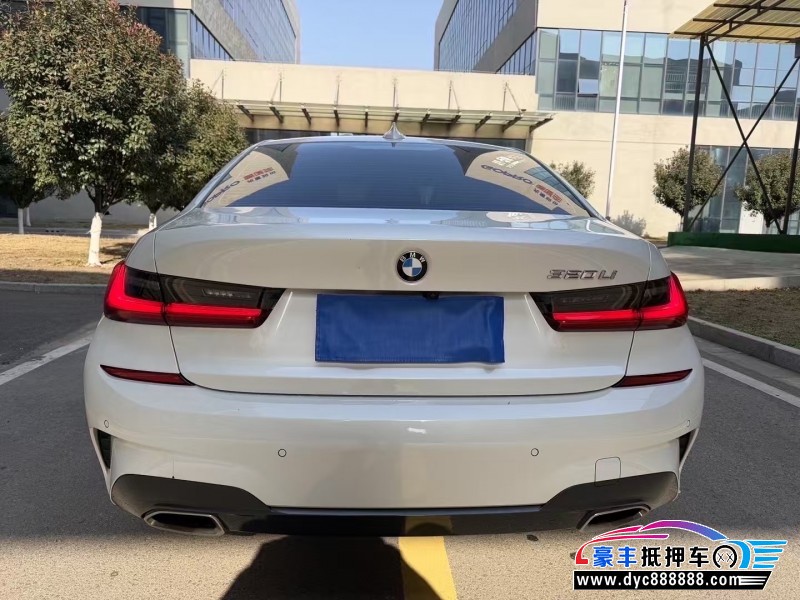 21年宝马3系轿车抵押车出售