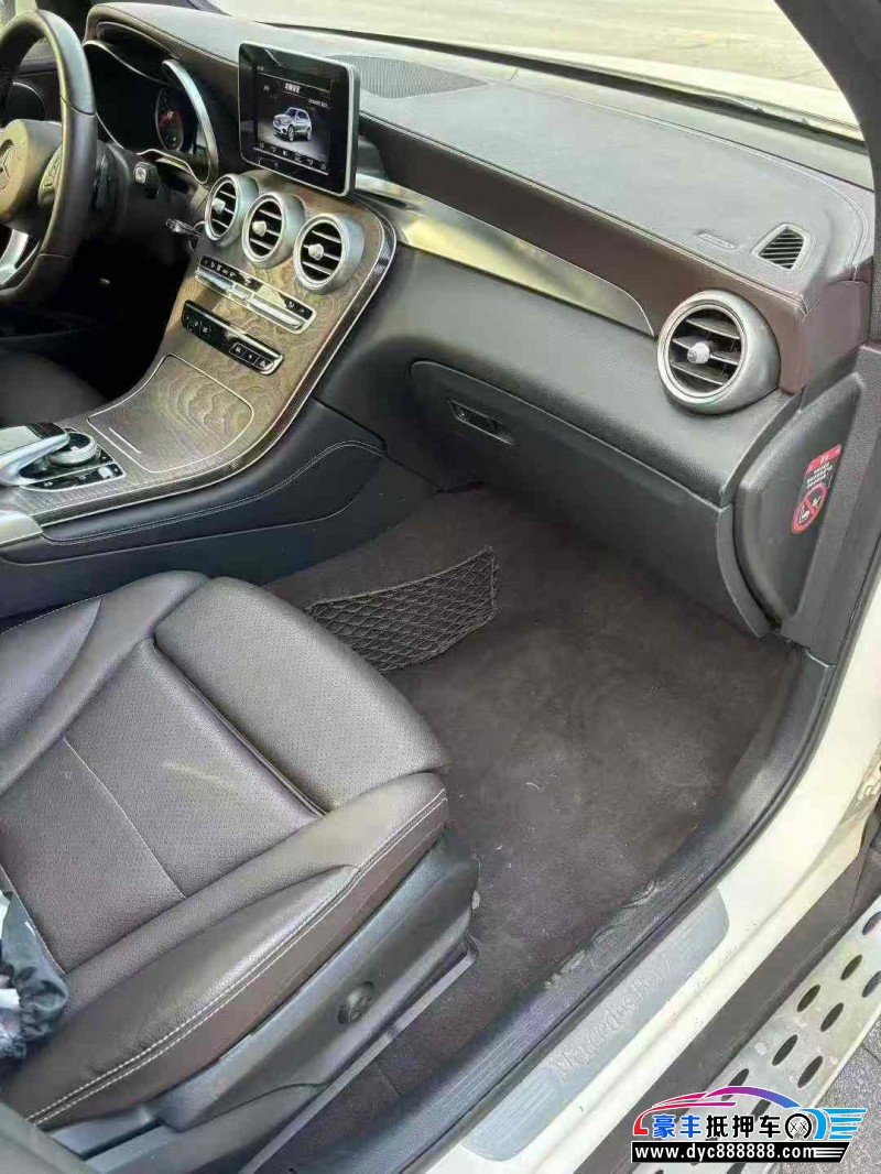 18年奔驰GLC轿车抵押车出售