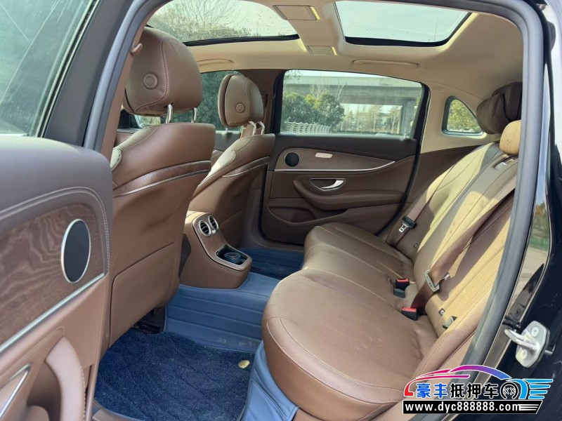 22年奔驰E轿车抵押车出售