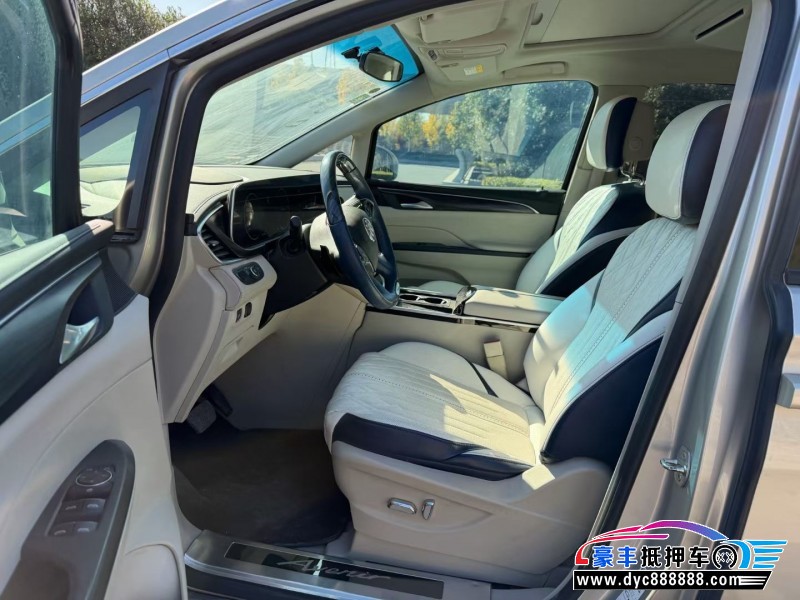 20年别克GL8轿车抵押车出售