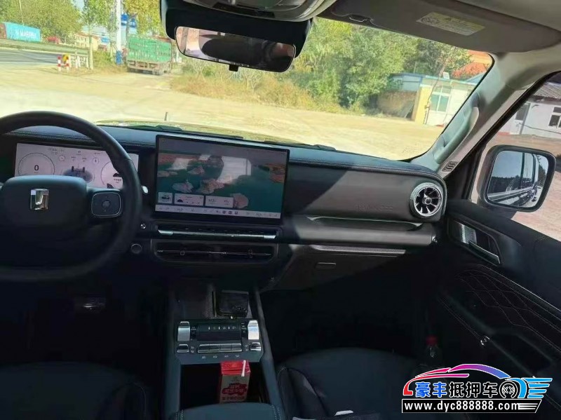 25年WEY坦克300轿车抵押车出售