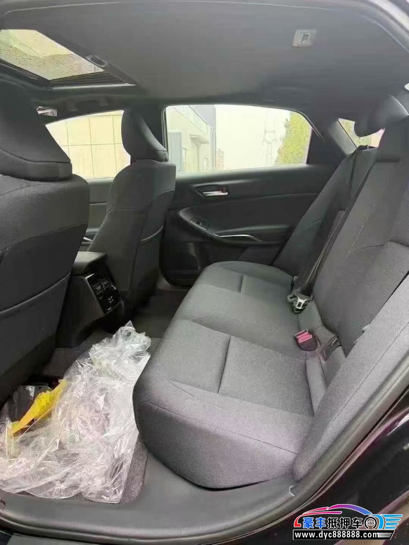 25年丰田亚洲龙轿车抵押车出售