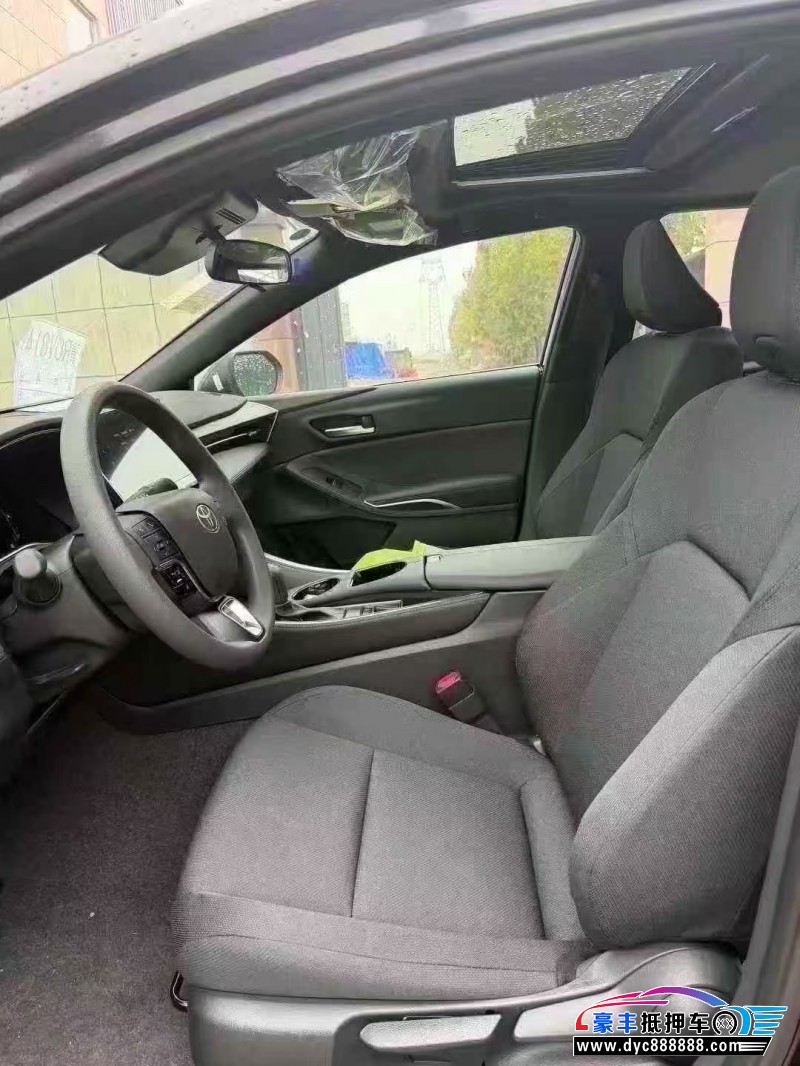 25年丰田亚洲龙轿车抵押车出售