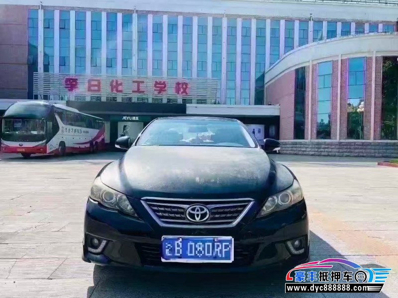 抵押车出售13年丰田锐志轿车