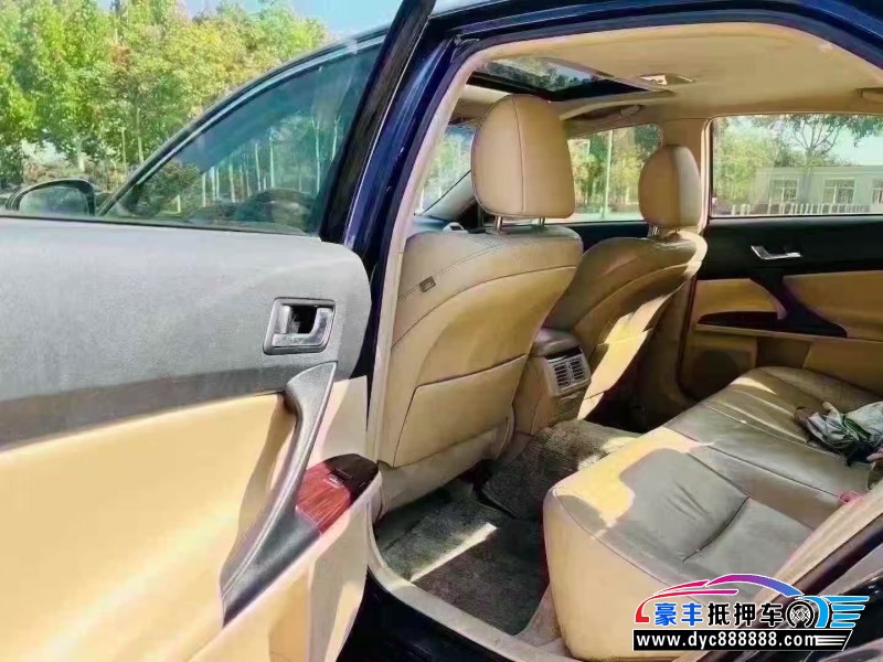 13年丰田锐志轿车抵押车出售