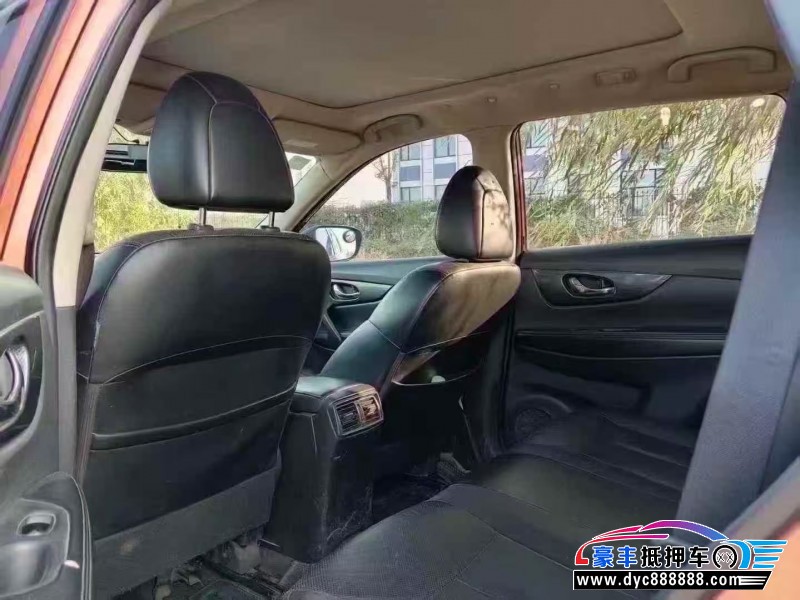 15年日产奇骏轿车抵押车出售