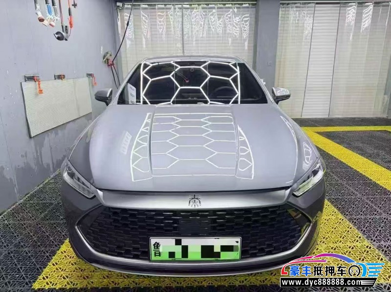 抵押车出售24年比亚迪秦轿车