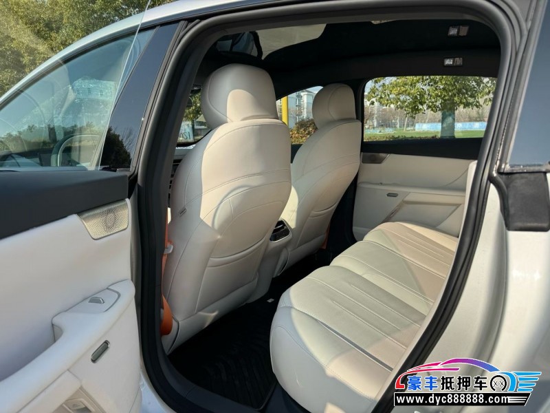 25年东风奕派007轿车抵押车出售