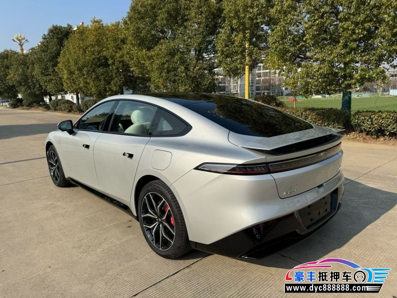 25年东风奕派007轿车抵押车出售