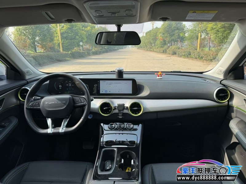 24年东风雷霆轿车抵押车出售