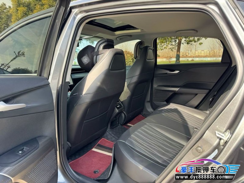 25年长安逸动轿车抵押车出售