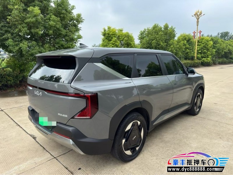 24年起亚EV5轿车抵押车出售