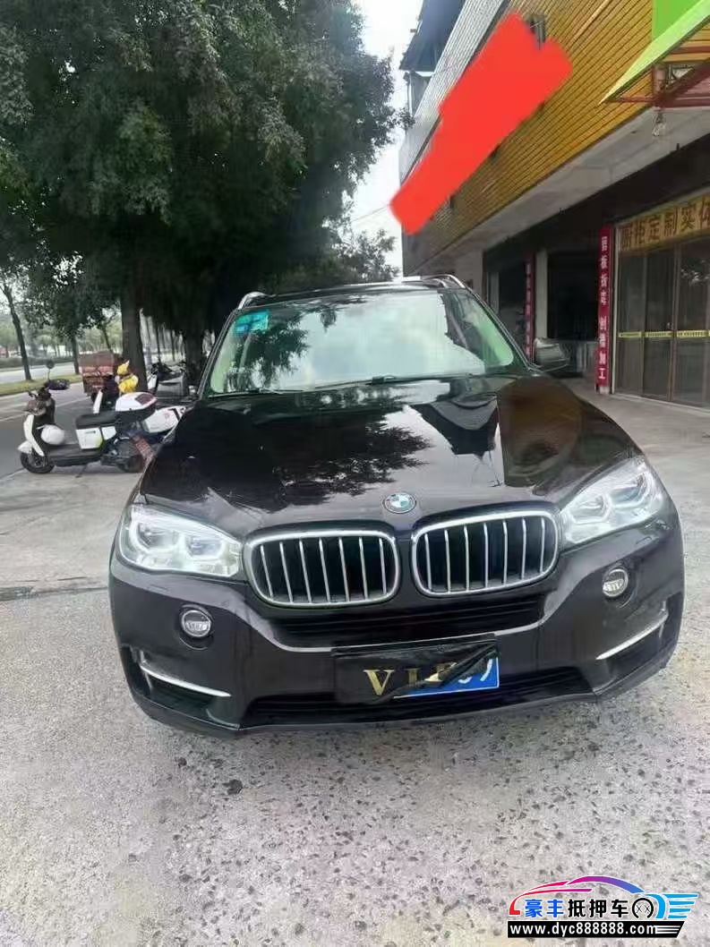 抵押车出售17年宝马X5轿车