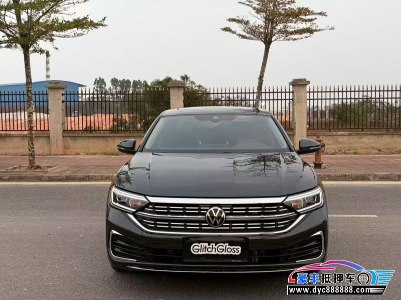 抵押车出售25年大众速腾轿车