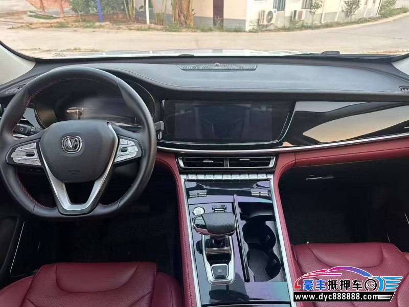 21年长安长安cs85轿车抵押车出售